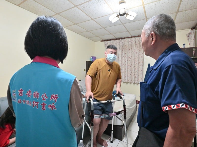 一場意外牽動一份溫情 吉安鄉公所啟動關懷機制  致贈2萬關懷金